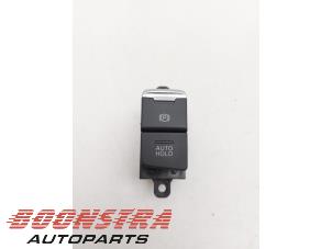 Gebruikte Handrem schakelaar Mazda CX-5 II (KF) 2.0 SkyActiv-G 165 16V 2WD Prijs € 29,95 Margeregeling aangeboden door Boonstra Autoparts