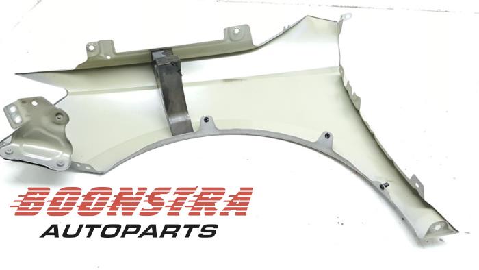 Framskärm, höger från en Skoda Fabia III Combi (NJ5) 1.2 TSI 16V Greentech 2016