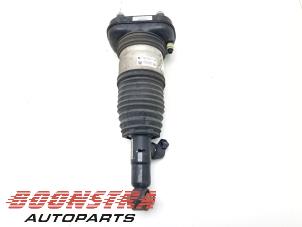 Używane Stopa amortyzatora lewy tyl BMW X5 (G05) xDrive 45 e iPerformance 3.0 24V Cena € 849,95 Procedura marży oferowane przez Boonstra Autoparts