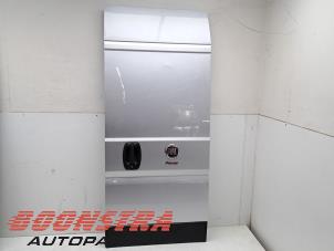 Begagnade Bakdörr, minibuss/van Fiat Ducato (250) 2.3 D 130 Multijet Pris € 653,34 Inklusive moms erbjuds av Boonstra Autoparts