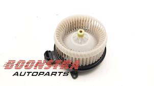 Begagnade Fläktmotor för uppvärmning och ventilation Landrover Range Rover IV (LG) 4.4 SDV8 32V Pris € 49,95 Marginaltabell erbjuds av Boonstra Autoparts