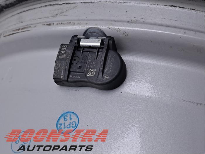 Hjul från en Tesla Model S 90D 2016