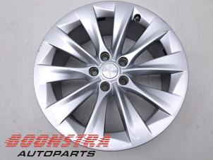 Begagnade Hjul Tesla Model S 90D Pris € 329,95 Marginaltabell erbjuds av Boonstra Autoparts