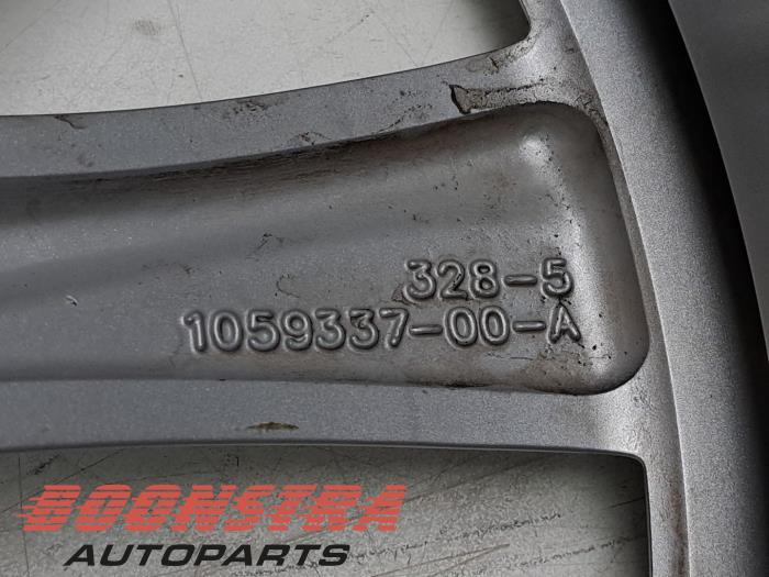 Hjul från en Tesla Model S 90D 2016