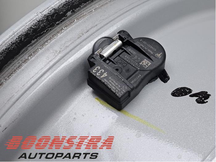 Hjul från en Tesla Model S 90D 2016