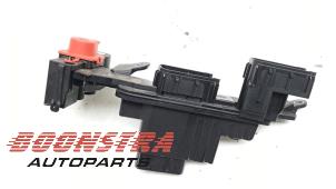 Begagnade Säkringsbox BMW 5 serie (G60) 530e 2.0 TwinPower Turbo 16V Pris € 42,29 Inklusive moms erbjuds av Boonstra Autoparts