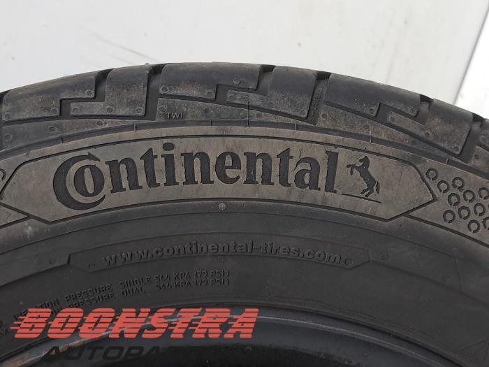 Velg + Band van een Renault Trafic (1FL/2FL/3FL/4FL) 2.0 dCi 16V 145 2022