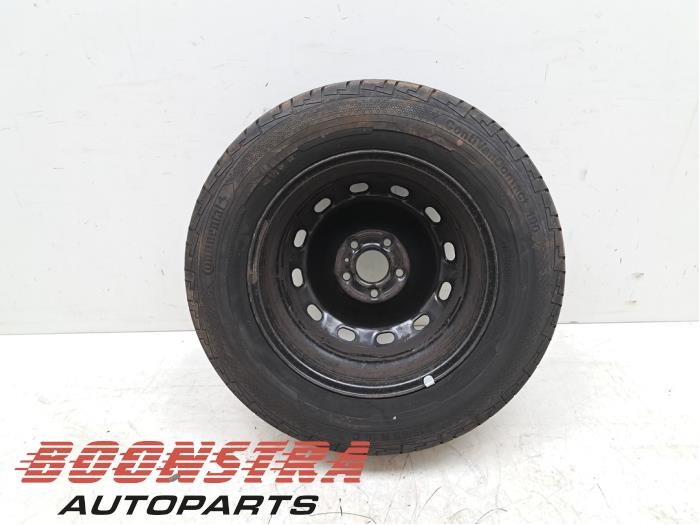 Velg + Band van een Renault Trafic (1FL/2FL/3FL/4FL) 2.0 dCi 16V 145 2022
