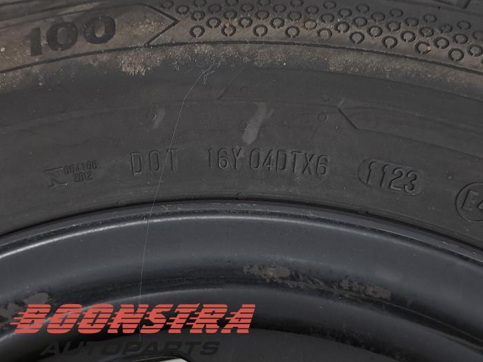 Velg + Band van een Renault Trafic (1FL/2FL/3FL/4FL) 2.0 dCi 16V 145 2022