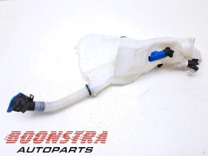 Używane Zbiornik spryskiwacza przód Jaguar F-Pace 2.0 D 180 16V AWD Cena € 29,95 Procedura marży oferowane przez Boonstra Autoparts