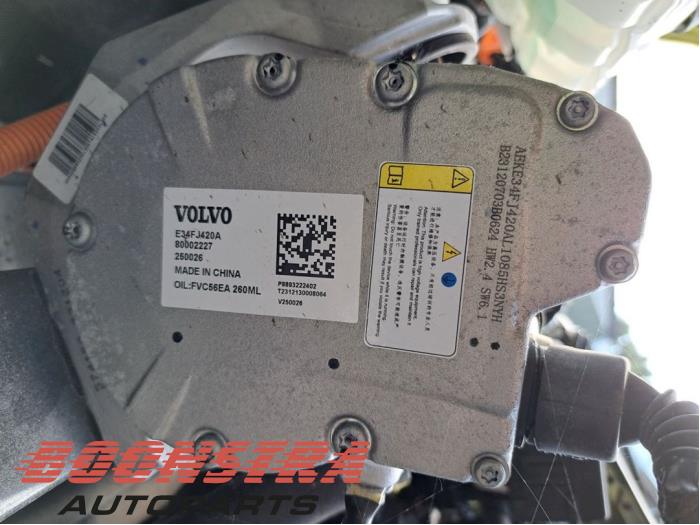Luftkonditioneringspump från en Volvo EX30 Single Motor Extended Range 69 kWh 2024