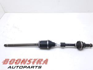 Begagnade Drivaxel, vänster bak Landrover Range Rover Evoque II (LZC/LZS/LZH) 1.5 P300e 12V AWD Pris € 439,95 Marginaltabell erbjuds av Boonstra Autoparts
