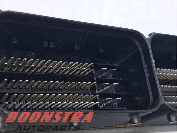 Dator, motorstyrning från en Jaguar F-Pace 2.0 D 180 16V AWD 2017