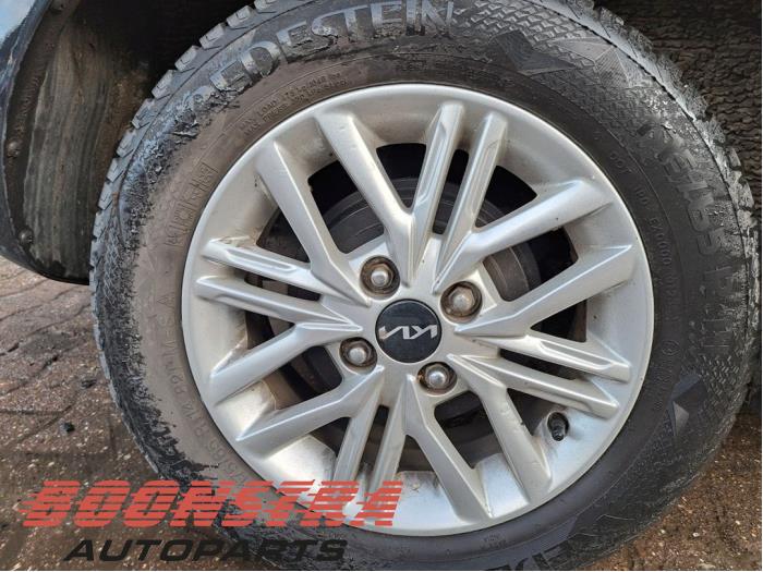 Zestaw felg sportowych + opony zimowe z Kia Picanto (JA) 1.0 DPI 12V 2023