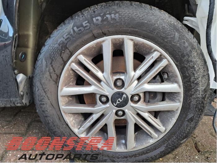 Zestaw felg sportowych + opony zimowe z Kia Picanto (JA) 1.0 DPI 12V 2023