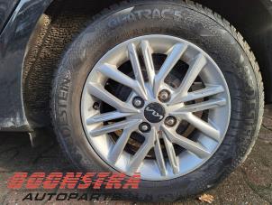 Używane Zestaw felg sportowych + opony zimowe Kia Picanto (JA) 1.0 DPI 12V Cena € 349,00 Procedura marży oferowane przez Boonstra Autoparts