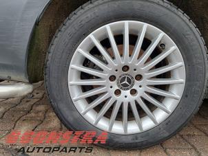 Używane Zestaw felg sportowych + opony Mercedes eVito Tourer (447.7) 41 kWh Cena € 695,00 Z VAT oferowane przez Boonstra Autoparts
