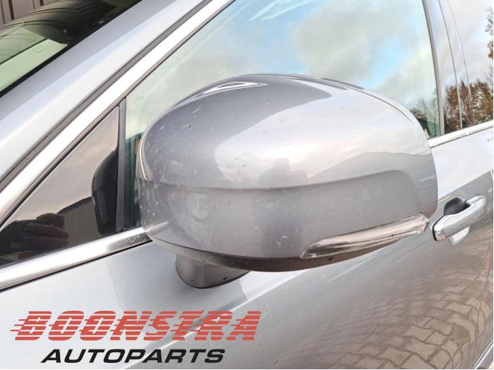 Skärmspegel, vänster från en Volvo XC90 II 2.0 D5 16V AWD 2015