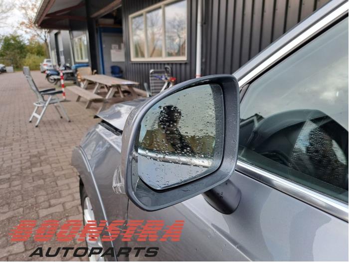 Skärmspegel, vänster från en Volvo XC90 II 2.0 D5 16V AWD 2015
