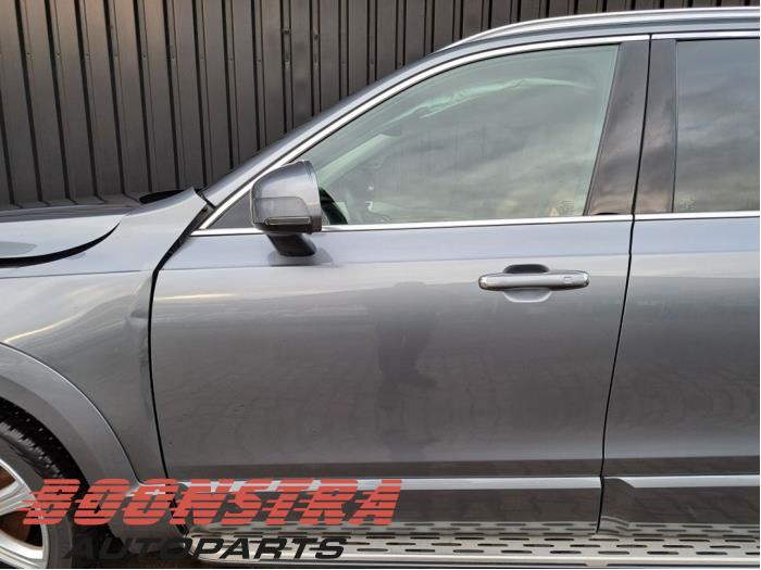 Dörr, 4-dörrars, vänster fram från en Volvo XC90 II 2.0 D5 16V AWD 2015