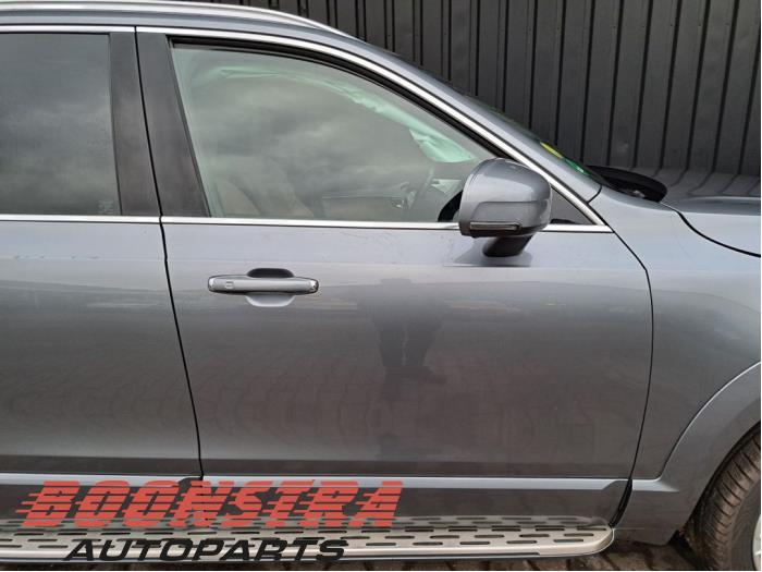 Framdörr, 4-dörrars, höger från en Volvo XC90 II 2.0 D5 16V AWD 2015