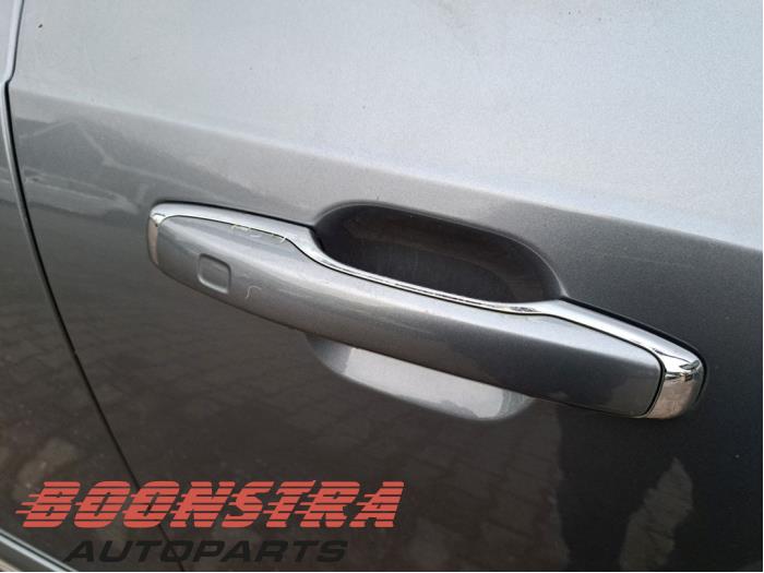 Framdörr, 4-dörrars, höger från en Volvo XC90 II 2.0 D5 16V AWD 2015