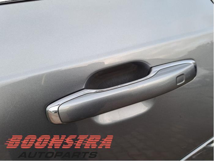 Bakdörr, 4-dörrars, vänster från en Volvo XC90 II 2.0 D5 16V AWD 2015