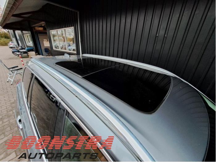 Panoramatak från en Volvo XC90 II 2.0 D5 16V AWD 2015