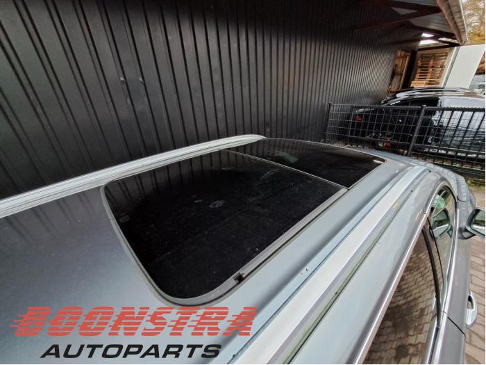 Panoramatak från en Volvo XC90 II 2.0 D5 16V AWD 2015