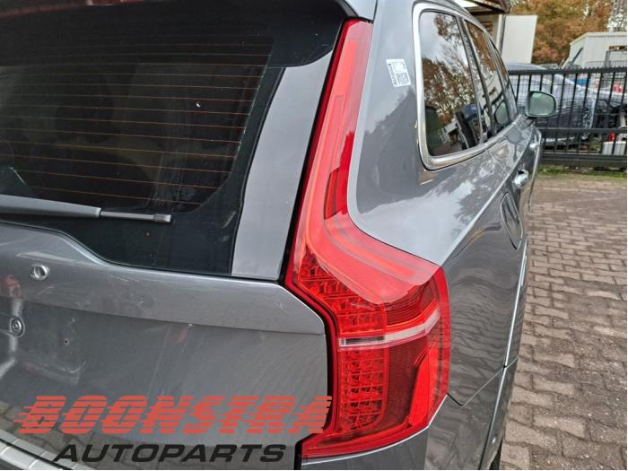 Baklykta, höger från en Volvo XC90 II 2.0 D5 16V AWD 2015
