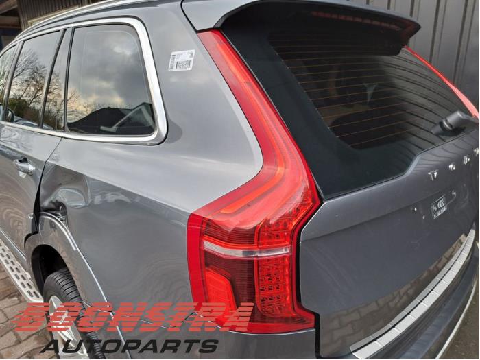 Baklykta, vänster från en Volvo XC90 II 2.0 D5 16V AWD 2015