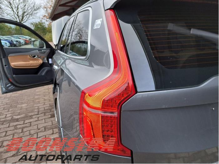 Baklykta, vänster från en Volvo XC90 II 2.0 D5 16V AWD 2015