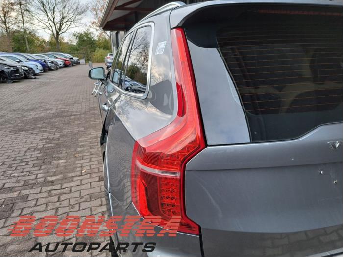 Baklykta, vänster från en Volvo XC90 II 2.0 D5 16V AWD 2015