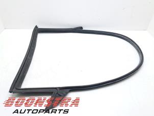 Begagnade Dörrtätning, 4-dörrars, höger bak Tesla Model 3 Standard RWD Plus, Long Range RWD Pris € 99,95 Marginaltabell erbjuds av Boonstra Autoparts