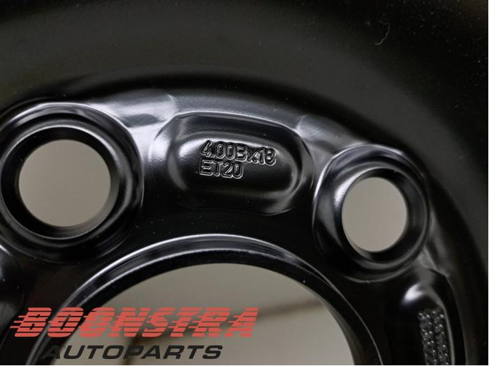 Utrymmesbesparande reservhjul från en Volvo XC90 II 2.0 D5 16V AWD 2015