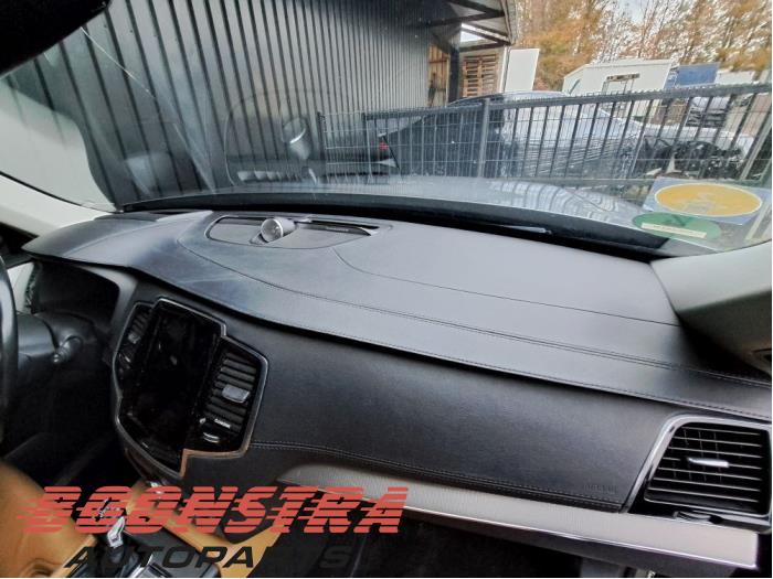 Instrumentbräda från en Volvo XC90 II 2.0 D5 16V AWD 2015