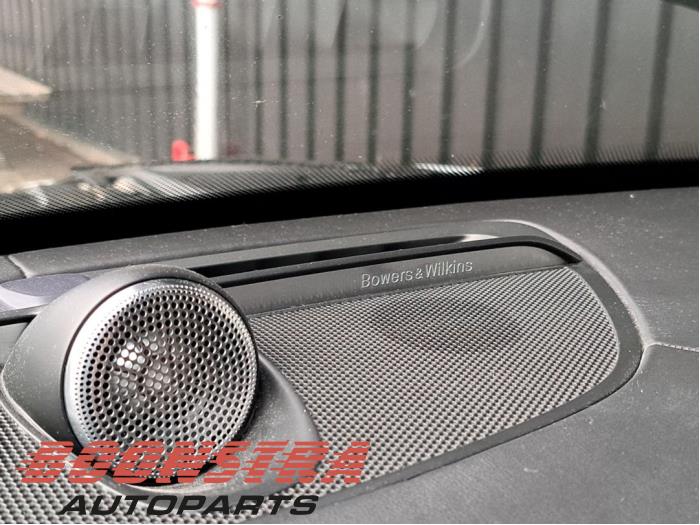 Ljudanläggning från en Volvo XC90 II 2.0 D5 16V AWD 2015