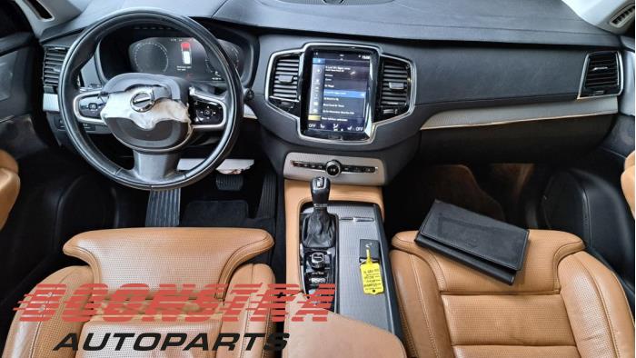 Navigeringsmodul från en Volvo XC90 II 2.0 D5 16V AWD 2015