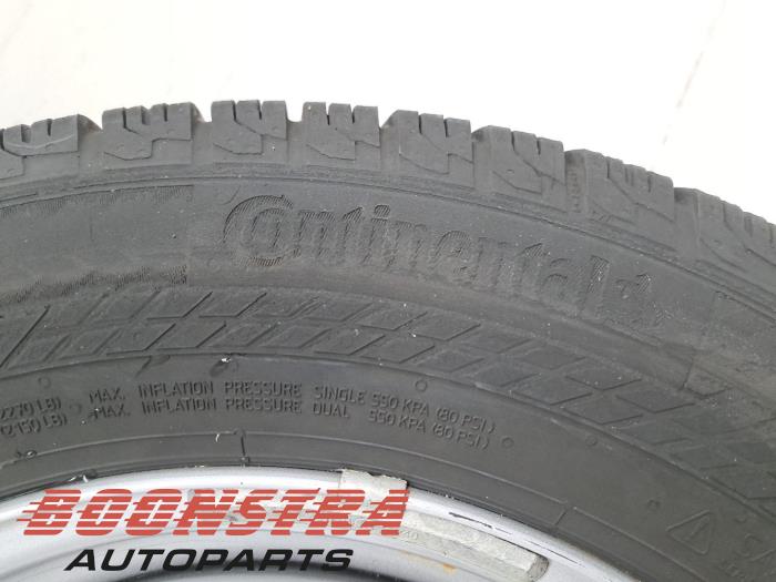 Hjul + däck från en Renault Trafic (1FL/2FL/3FL/4FL) 2.0 dCi 16V 110 2023