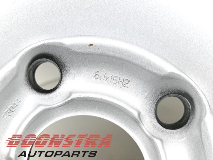 Hjul + däck från en Renault Trafic (1FL/2FL/3FL/4FL) 2.0 dCi 16V 110 2023