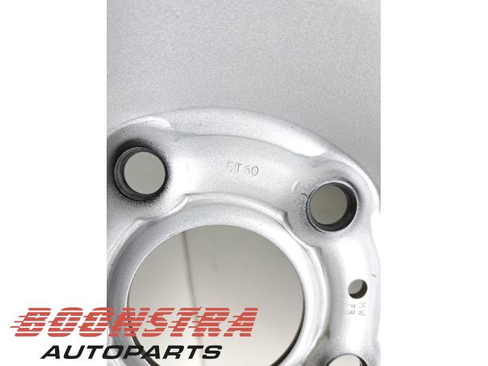 Hjul + däck från en Renault Trafic (1FL/2FL/3FL/4FL) 2.0 dCi 16V 110 2023