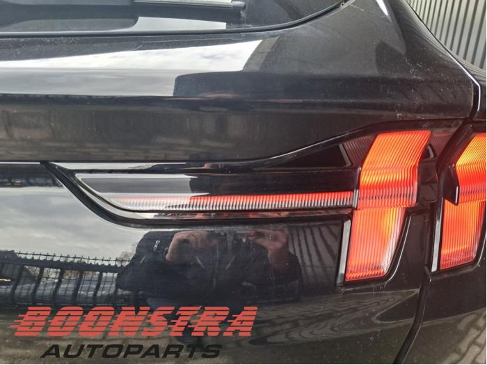 Baklykta, höger från en Ford (USA) Mustang Mach-E 75kWh RWD, 98kWh Extended RWD 2024