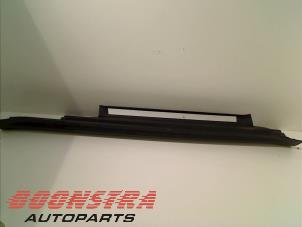 Gebruikte Zijskirt rechts Mini Mini (R56) 1.6 16V Cooper S Prijs € 39,00 Margeregeling aangeboden door Boonstra Autoparts