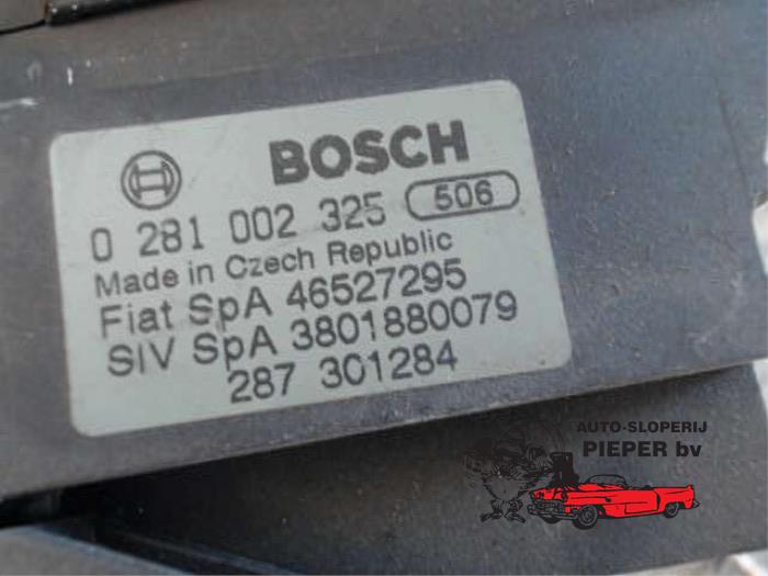 Gaspedal från en Fiat Punto II (188) 1.2 16V 2003