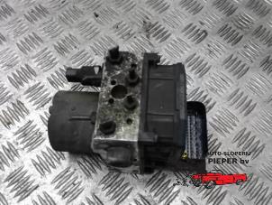 Gebruikte ABS Pomp Ford Mondeo III 2.2 TDCi 16V Prijs € 105,00 Margeregeling aangeboden door Autosloperij Pieper BV