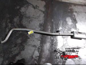 Używane Tlumik srodkowy Peugeot 406 (8B) 1.8 16V Cena € 42,00 Procedura marży oferowane przez Autosloperij Pieper BV