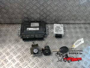Begagnade Låsuppsättning BMW Mini One/Cooper (R50) Pris € 157,50 Marginaltabell erbjuds av Autosloperij Pieper BV