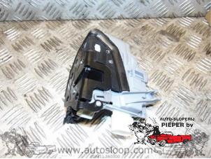 Nieuwe Slotmechaniek Portier 4Deurs links-voor Seat Leon (1P1) Prijs € 78,75 Inclusief btw aangeboden door Autosloperij Pieper BV