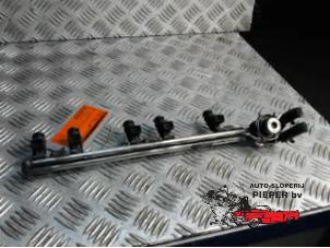 Gebruikte Injector brug Volkswagen Passat Variant (3B5) 2.3 VR5 Prijs € 63,00 Margeregeling aangeboden door Autosloperij Pieper BV