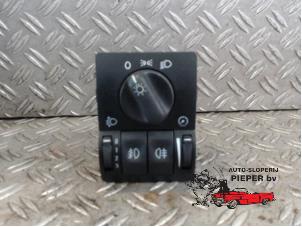 Gebruikte Licht Schakelaar Opel Astra G (F08/48) 1.6 Prijs € 36,75 Margeregeling aangeboden door Autosloperij Pieper BV